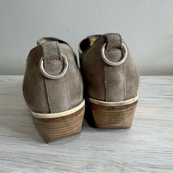 Rag & Bone Finlay Taupe Suede Western Pull-on Ankle Boots Wooden Heel Size 9.5 - Picture 4 of 16